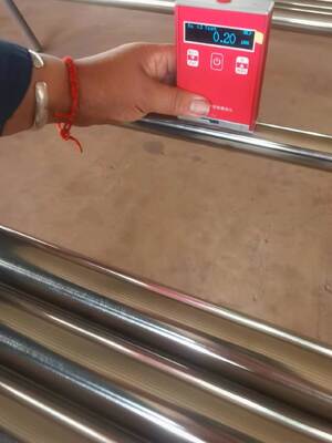 API 11B Standar tahan korosi kekuatan tarik tinggi polesan batang untuk aplikasi sucker rod lapangan minyak